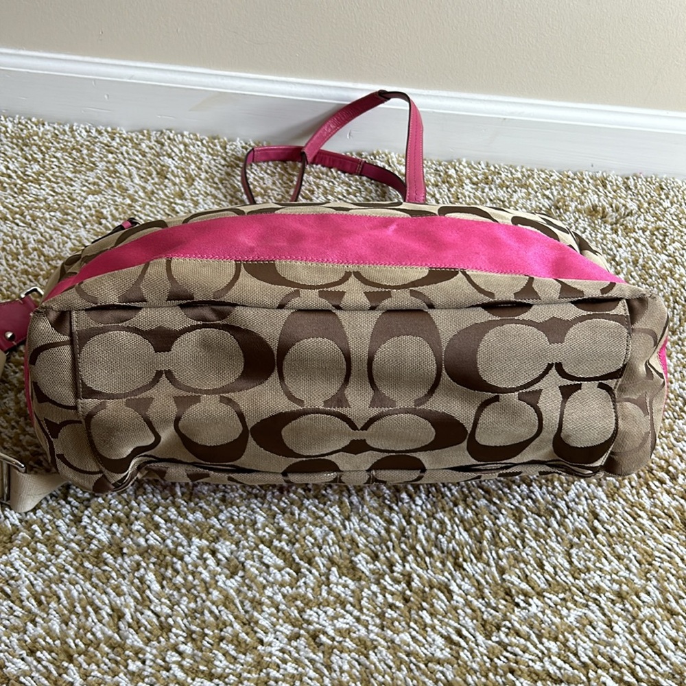 Coach - Picture 4 of 12